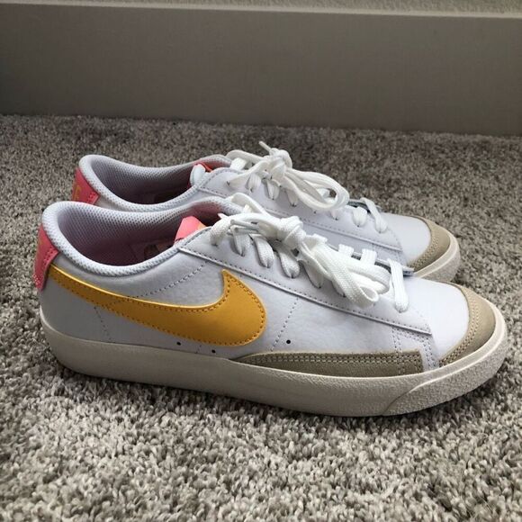 Nike Blazer Low 77' Women’s Size 7 - Picture 2 of 6